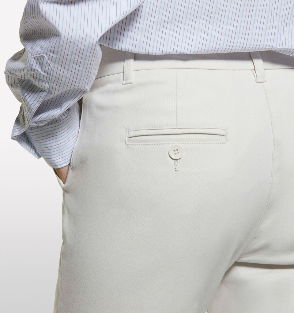Light beige slim fit chinos - women's slim fit trousers - Beige | Sisley image number 4